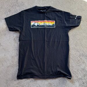 Columbia Men's Black Tee with Mountain Graphic USED